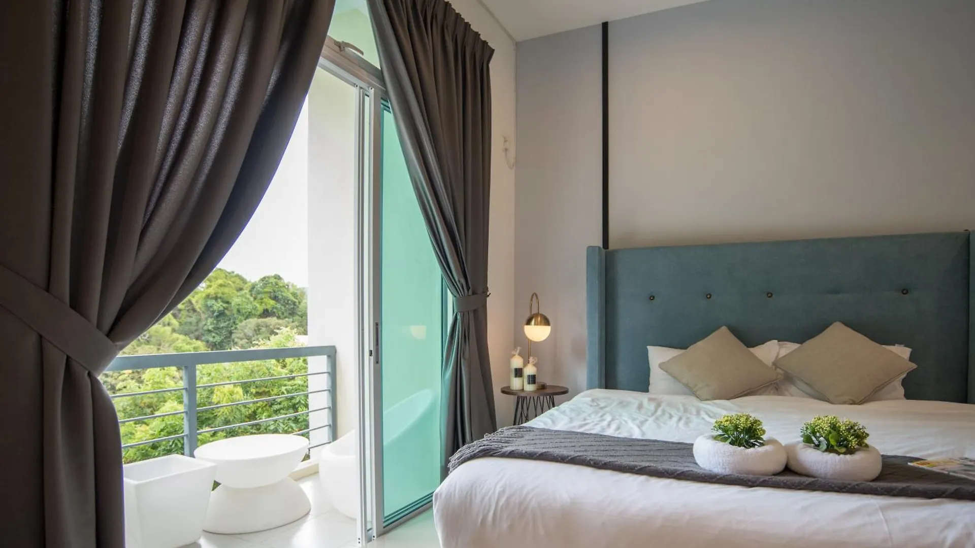 Shamrock Villa, Batu Ferringhi contacts